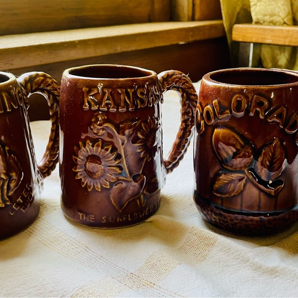 Fun vintage souvenir mugs - Picture 5 of 8